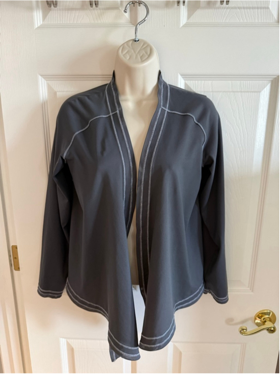 Title nine Sweaters - Title Nine cardigan with a gray finish and white contrast stitching size Small